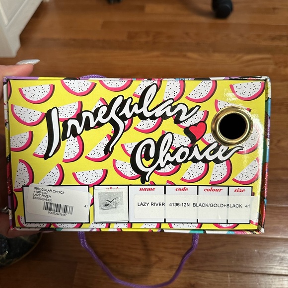 Super Cute Irregular Choice Sparkly Mary Janes! Never worn, size 41 (runs small) - Picture 4 of 4